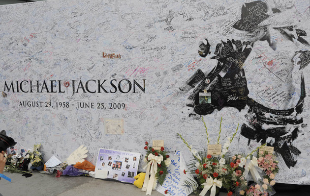25 czerwca minie pierwsza rocznica śmierci Michaela Jacksona &nbsp; /Splashnews