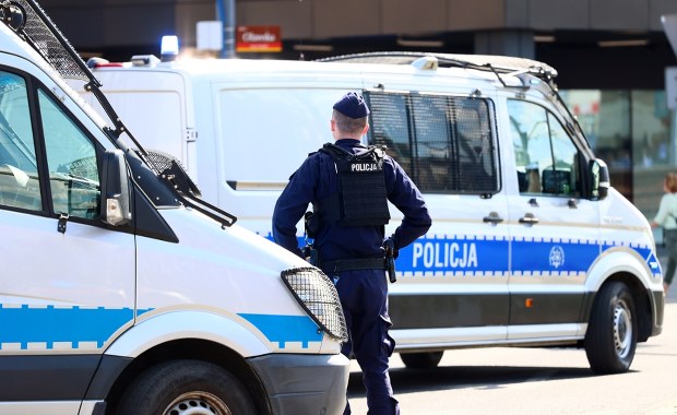 25-latka goniła z nożem grupę młodzieży