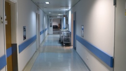 26-latka, która w wypadku straciła skórę głowy, przeszła operację