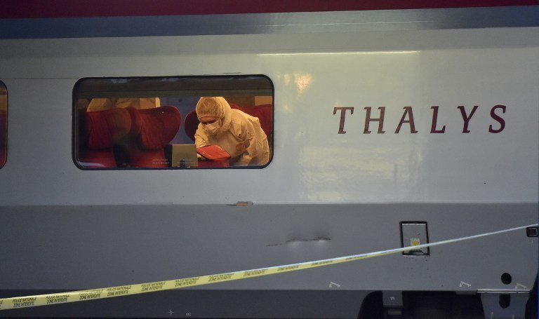 26-letni Marokańczyk, zidentyfikowany jako Ajub El Khazzani, wsiadł 21 sierpnia 2015 roku w Brukseli do superszybkiego pociągu Thalys do Paryża i otworzył ogień do pasażerów /PHILIPPE HUGUEN / AFP /AFP