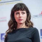 27-latka z Włoch zachwyca nie tylko urodą. Kim jest nowa muza legendarnego twórcy?