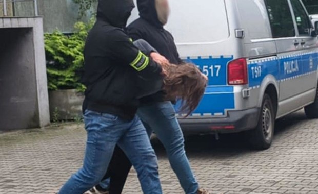 28-latek z zarzutami. Matka z raną kłutą, ojciec walczył do końca