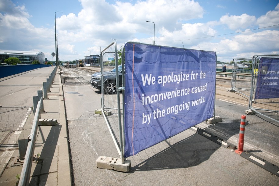 28 listopada samochody wracają na most Grunwaldzki /	Łukasz Gągulski /PAP