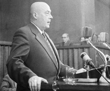 29 czerwca 1956 r. Cyrankiewicz: Każdemu, kto podniesie rękę na władzę, władza tę rękę odrąbie