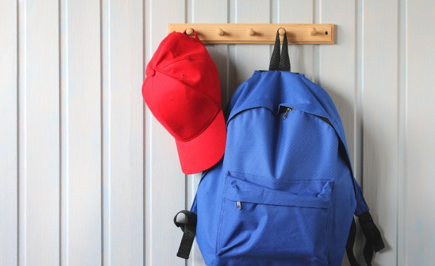 3-latek miał w plecaku 2 kg kokainy. Matka zatrzymana