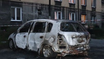 3-latek w płonącym aucie. Znane są przyczyny pożaru samochodu 
