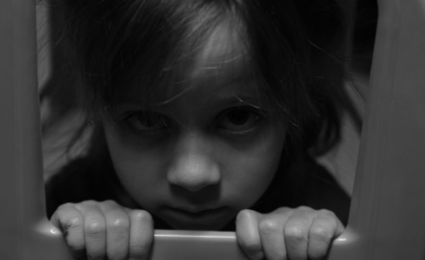 3-latka walczy o życie. Matka sześciorga dzieci i jej partner aresztowani