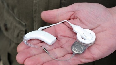 3-latka zgubiła implant, a znalazca nie chce go oddać
