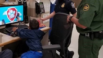 3-letni chłopiec w polu kukurydzy. Porzucili go nielegalni imigranci?