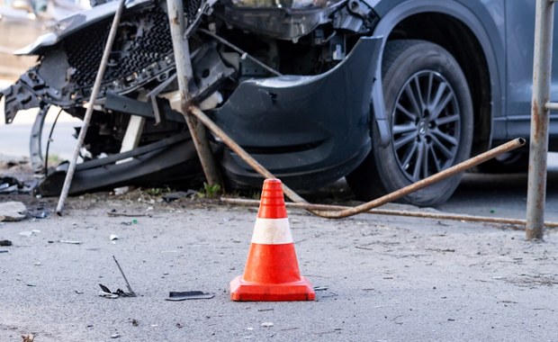 ​3 osoby poszkodowane w wypadku na A1, auto stanęło w płomieniach