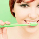 3 proste przepisy na domową pastę do zębów