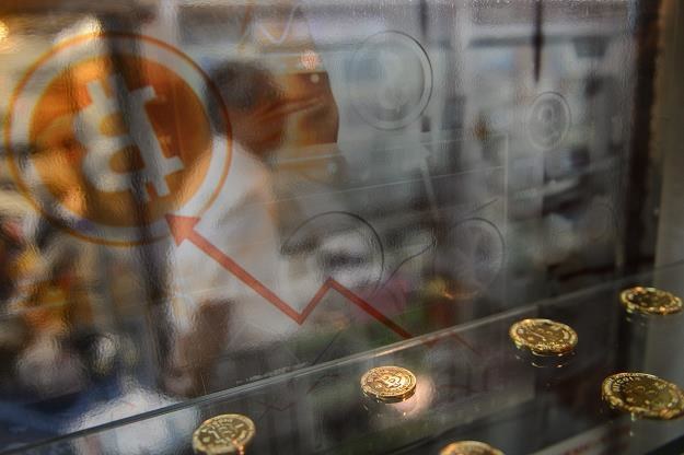 3 sierpnia kurs bitcoina załamał się po kradzieży hakerów na platforme handlującą tą walutą /AFP