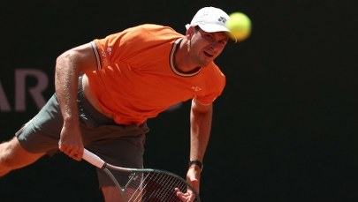 30 godzin i wreszcie koniec. Hubert Hurkacz w 3. rundzie French Open!
