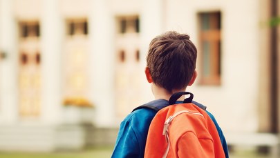 30-latek podszedł do ucznia i próbował go udusić. Śledztwo ws. usiłowania zabójstwa