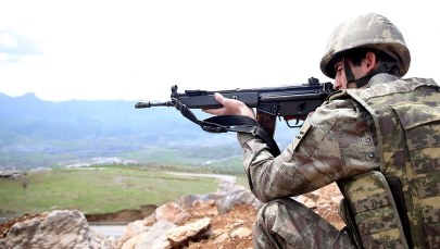 30 tys. "zagranicznych terrorystów" walczy w Iraku i Syrii. "Wracają do nas"