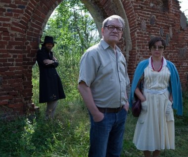 30 września na ekrany polskich kin trafi "Ostatnia rodzina" - rozgrywająca się na przestrzeni 28 lat warszawska saga słynnej rodziny Beksińskich. 

W legendarne postaci Zdzisława i Tomka wcielili się Andrzej Seweryn i Dawid Ogrodnik. Towarzyszą im Aleksandra Konieczna jako Zofia Beksińska oraz Andrzej Chyra w roli marszanda Piotra Dmochowskiego.

 