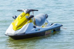 300 km na skuterze wodnym przez morze. Spektakularna ucieczka Chińczyka