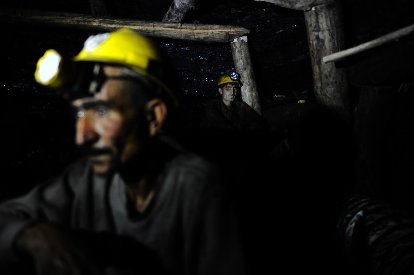 300 osób zamierza docelowo zatrudnić polska spółka powołana przez dwa niemieckie koncerny górnicze /AFP