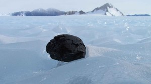 300 tysięcy dziwnych meteorytów pod lodami Antarktydy