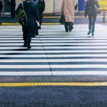 300 zł mandatu za przejście przez "zebrę". Policja sprawdza pieszych także dronami