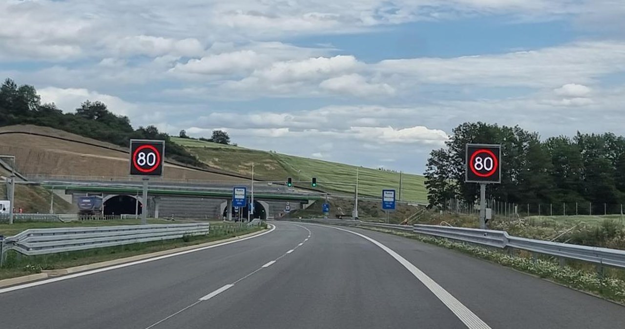 31 lipca oddano do użytku nowy tunel na drodze ekspresowej S3. To najdłuższy tunel w Polsce poza obszarem zabudowanym. Nad bezpieczeństwem czuwa odcinkowy pomiar prędkości /GDDKiA/Interia.pl