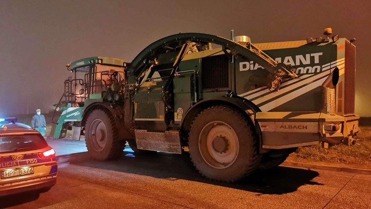 32-tonowy kolos został zatrzymany przez policję na autostradzie /Policja