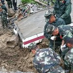 32 zaginionych po ogromnym osunięciu ziemi w Chinach