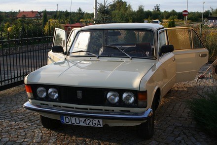 33 letni Polski Fiat 125p w trakcie remontu /INTERIA.PL