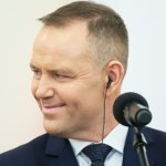 ​34 proc. kontra 57 proc. Tak Polacy ocenili weto prezydenta ws. SAFE