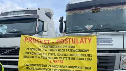 35-kilometrowa kolejka tirów. Kolejny dzień protestu przewoźników