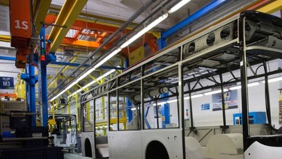 35-latka przygnieciona przez autobus. Śledztwo ws. tragedii w fabryce