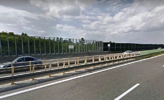 36-latek spadł w nocy z wiaduktu na S52 w Śląskiem