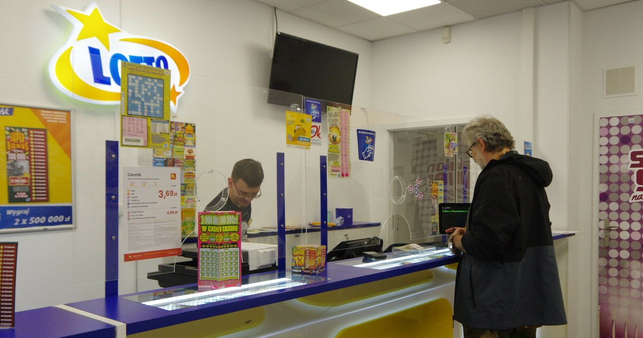 36-letni mężczyzna ukradł zdrapki Lotto. Złapano go, bo chciał spieniężyć wygraną /Marek Bazak /East News