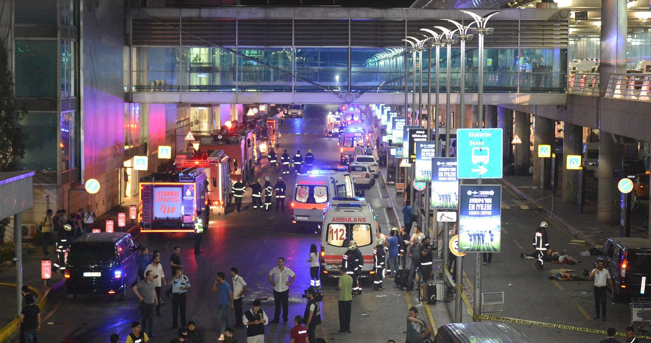 36 ofiar śmiertelnych zamachu na lotnisku w Stambule