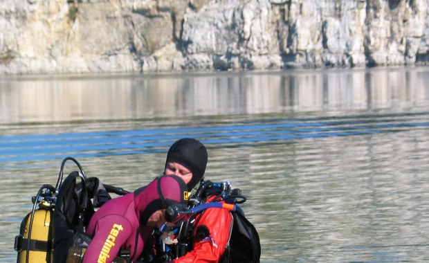 37-letnia kobieta utonęła podczas nurkowania w zalanym kamieniołomie