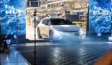 3700 ludzi, 600 robotów i 60 aut w godzinę. Jak powstaje nowa Kia?