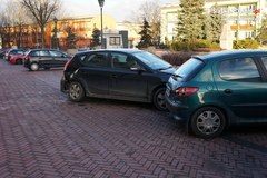 38-latek staranował 11 samochodów w Dąbrowie Górniczej