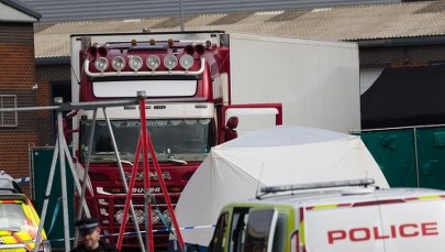 39 przemycanych osób zamarzło w ciężarówce. Wiadomo, skąd pochodzili