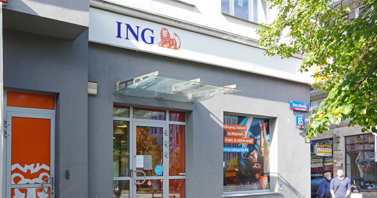 4,4 mln klientów ING zapłaci więcej /Marek Bazak /East News