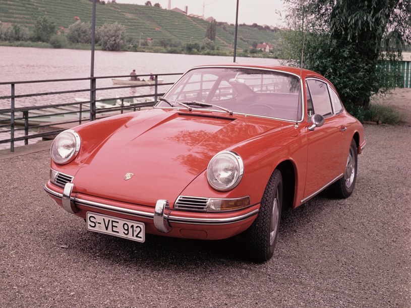 4-cylindrowa i bazowa odmiana „911” miała, o dziwo, wyższy numer – 912. /Porsche