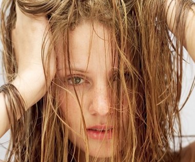 4 domowe sposoby na przetłuszczające się włosy
