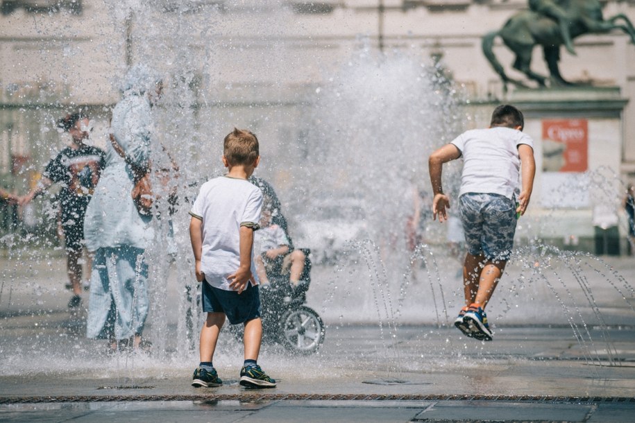 4-letnie dziecko zmarło w poniedziałek w szpitalu w Rzymie z powodu upałów /Shutterstock