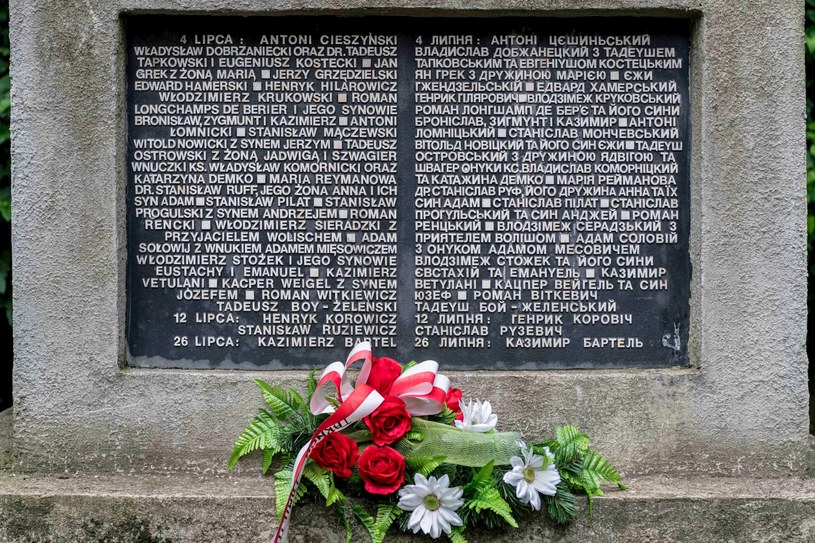 4 lipca przypadka 77. rocznica zamordowania przez hitlerowców na Wzgórzach Wuleckich 25 profesorów lwowskich uczelni. / 	Maciej Kulczyński    /PAP