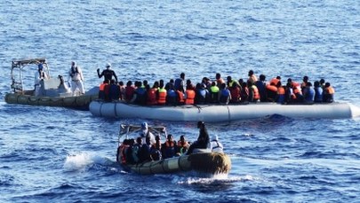 4 osoby nie żyją, ok. 100 zaginionych. Kolejny ponton zatonął u wybrzeży Libii
