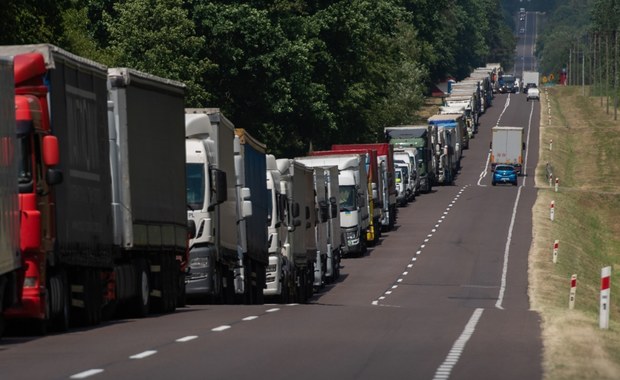 40 godzin oczekiwania tirów na granicy polsko-ukraińskiej w Hrebennem