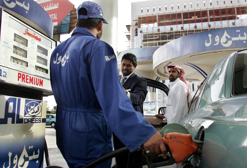 40 groszy za litr... Tankowanie w Arabii Saudyjskiej nie należy do stresujących zajęć... /AFP