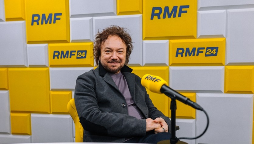 40 lat na scenie i wciąż zaskakuje! Co dziś słychać u Mietka Szcześniaka?