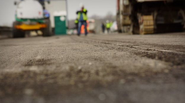 40 procent nowo budowanych dróg nie było objętych kontrolą jakości /Michał Dukaczewski /RMF FM