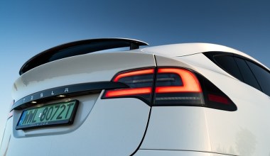 400 mln dolarów mniej dla fiskusa. Tak Tesla ograła system