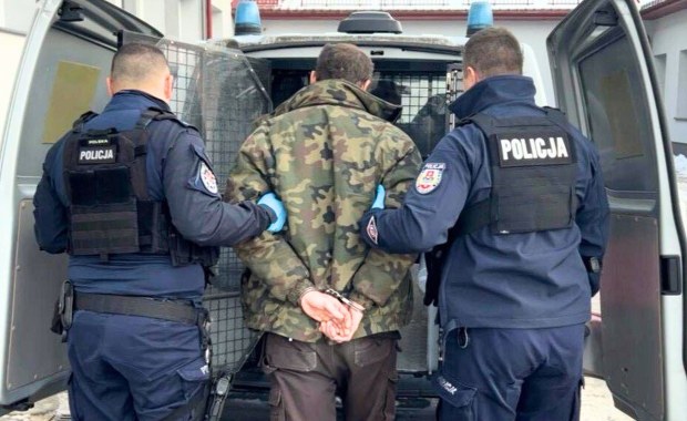 41-latek zgotował matce piekło. Usłyszał zarzuty